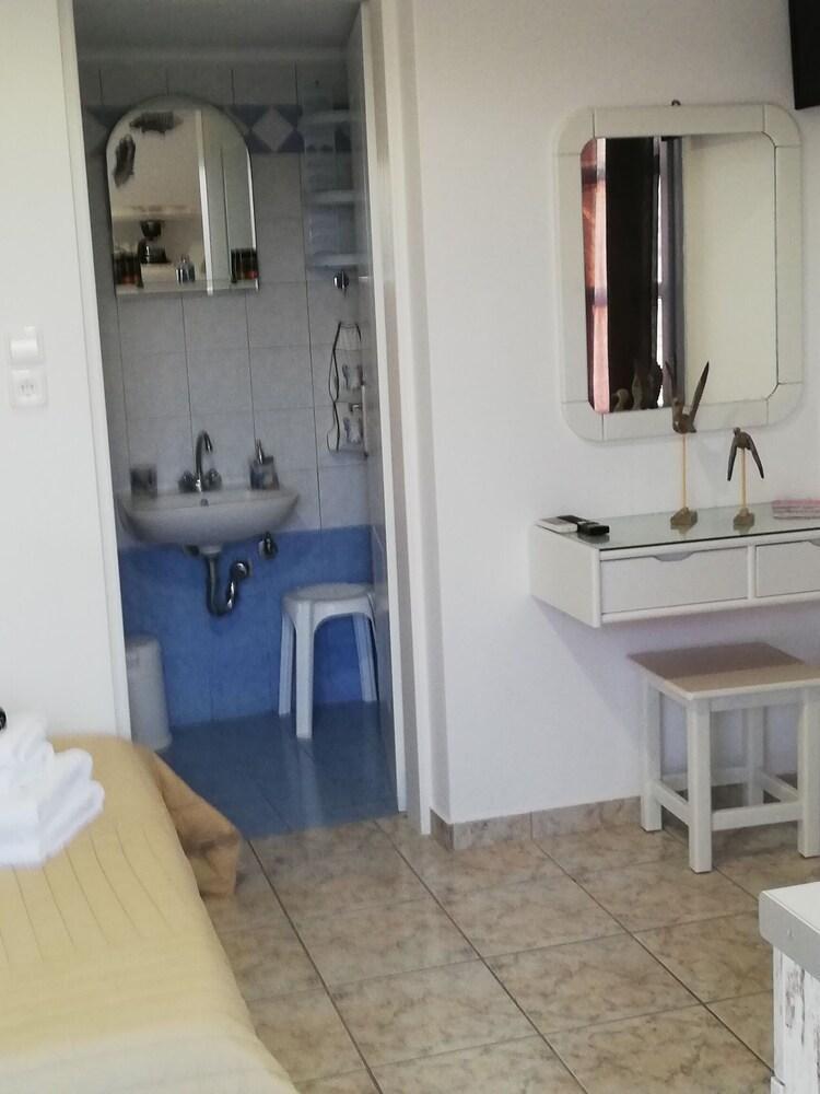 Antonis Rooms Αδάμας Εξωτερικό φωτογραφία